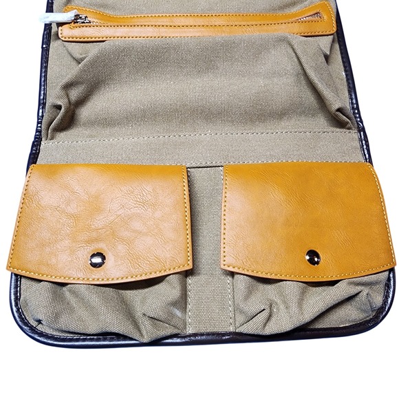 NWOT Vetelli Hanging Toiletry Bag Travel Organizer Cosmetic Makeup Brown Beige - Picture 6 of 8